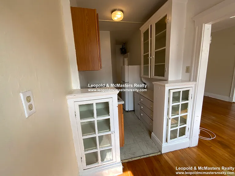 Kelton Street Apartments — Photo 25