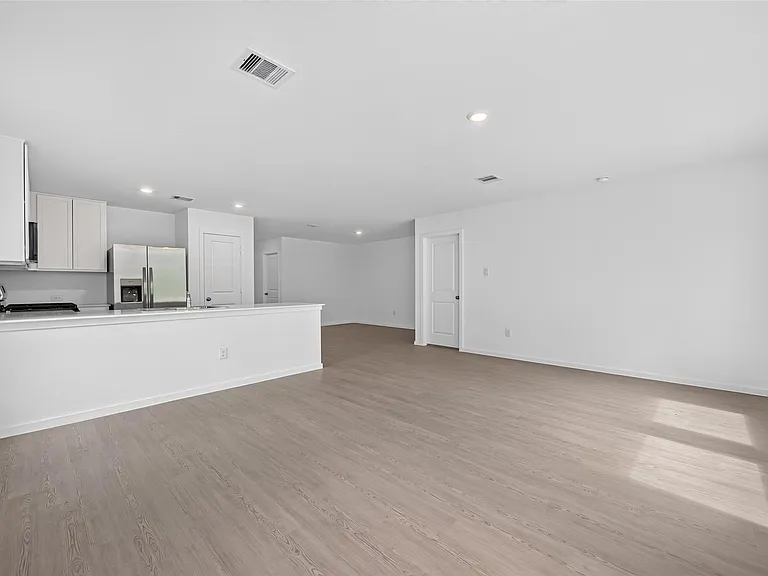 25568 Rose Creek Dr — Photo 17