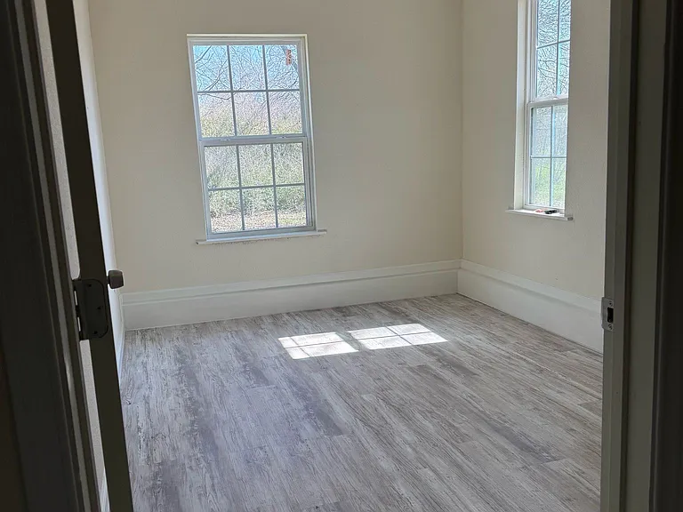 6004 Baylor St — Photo 3