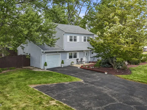 9 Cornell Place, Manalapan, NJ 07726