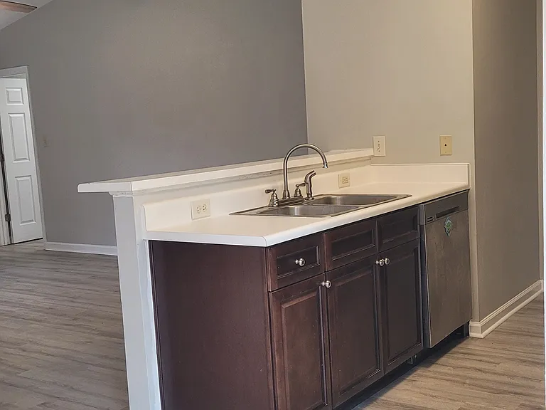 2626 Chateau Ln — Photo 6