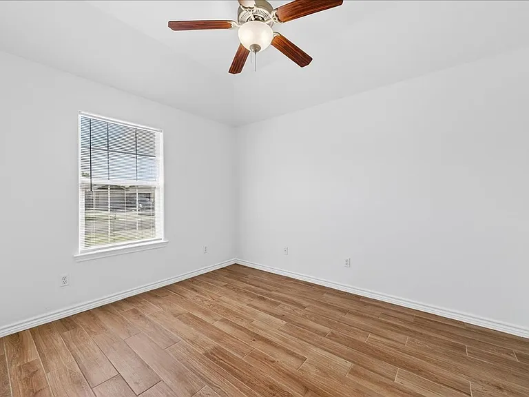 2314 Blue Star Dr — Photo 32