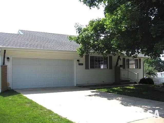 1604 W Cimarron Dr photo 1