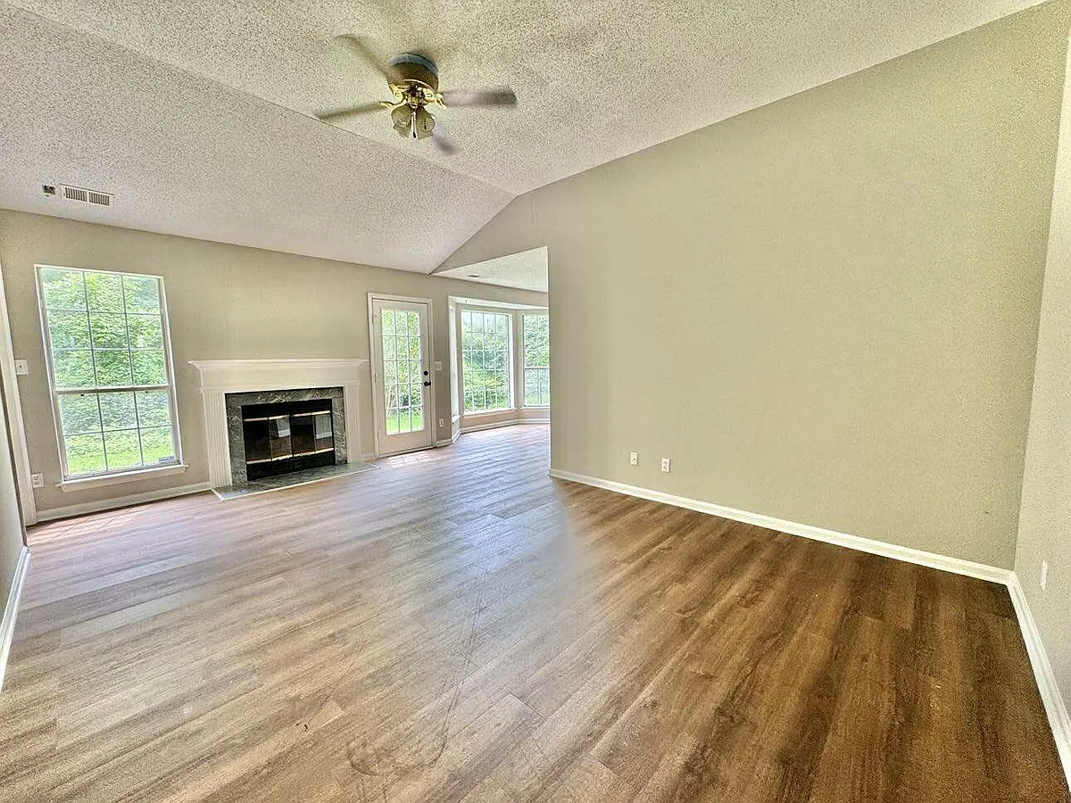 Building Photo - 2608 Clarencefield Dr