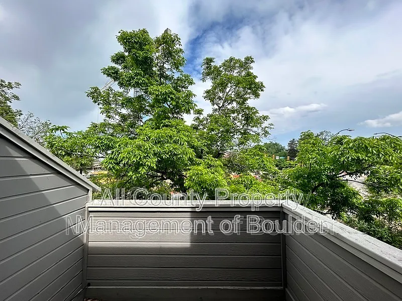 1 bed, 1.0 bath, 422 sqft, $1,600 — Photo 2