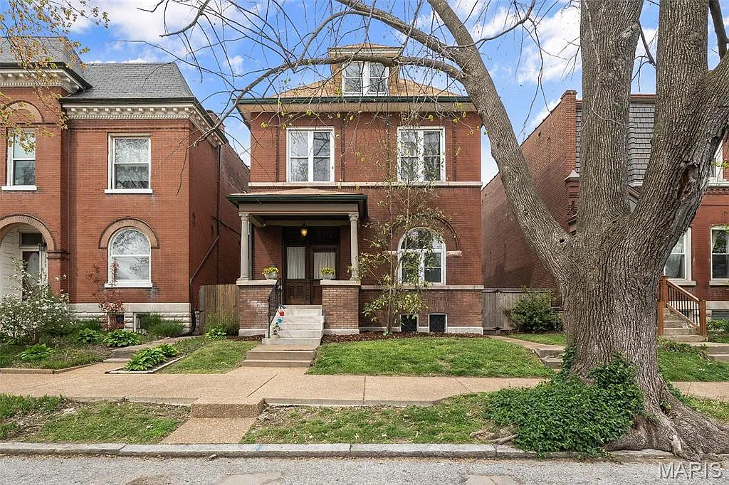 3321 Pestalozzi St photo 1