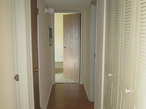 5th image of 203 Wright St