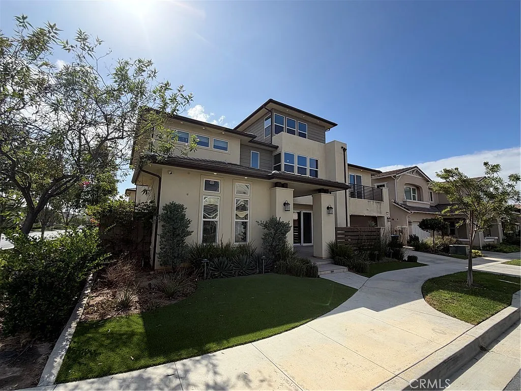 5 bed, 6.0 bath, 4346 sqft, $12,800 — Photo 4