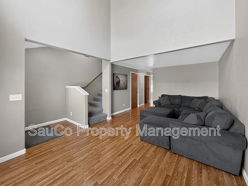 4 bed, 3.0 bath, 2348 sqft, $2,800 — Photo 3