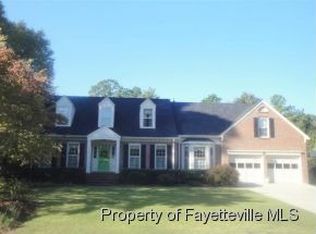 2905 Mirror Lake Dr, Fayetteville, NC 28303