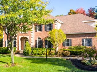 32 Devonshire Way, Halfmoon, NY 12065