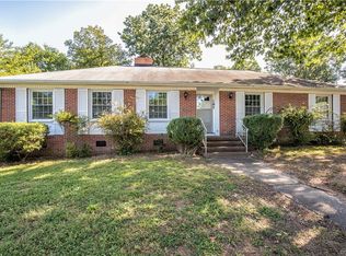 107 Norwood Dr, Colonial Heights, VA 23834
