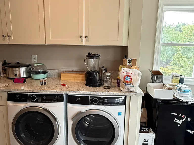 517-519 E 3rd St #3 — Photo 5