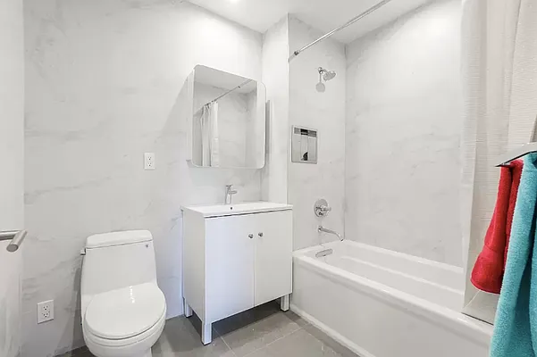 Rented by Bond New York | media 27