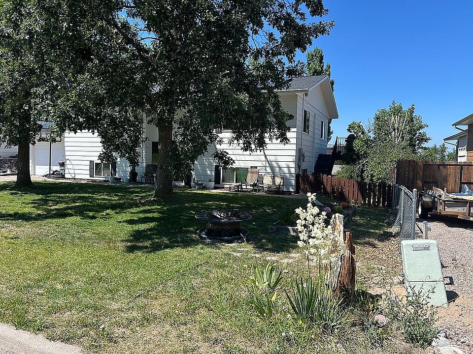 1st image of 506 21st Ave W