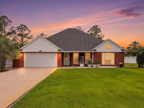1025 Ten Lake Dr, Defuniak Springs, FL 32433