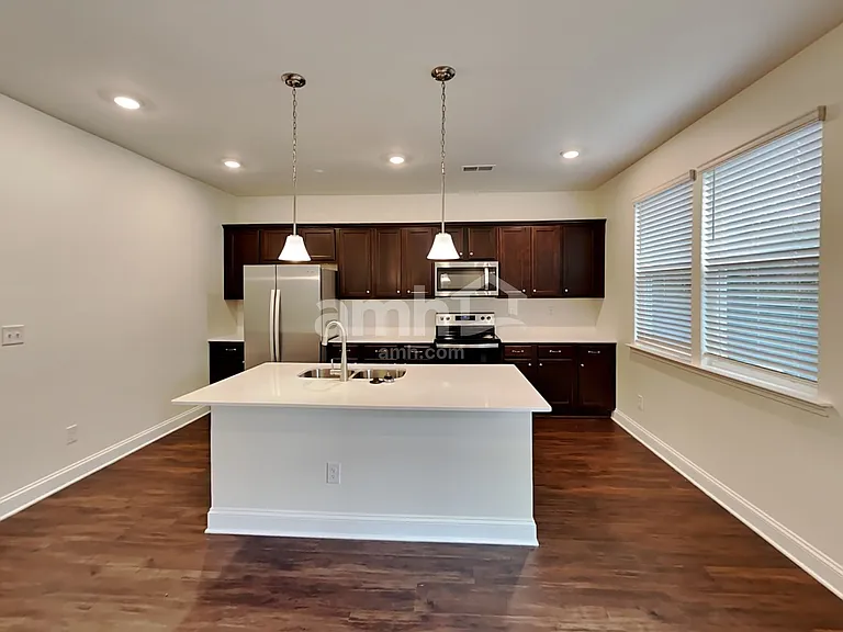 549 Rivermist Dr — Photo 3