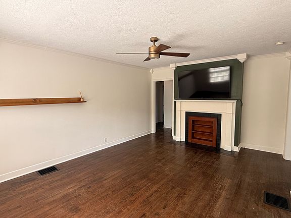 5th image of 3715 Redding Rd
