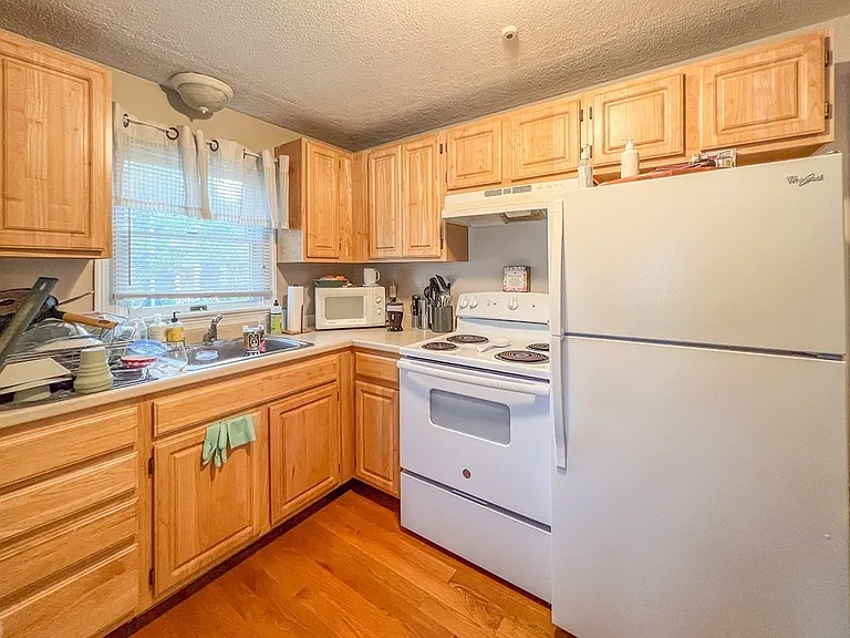 18 Germain Ave #3 — Photo 3