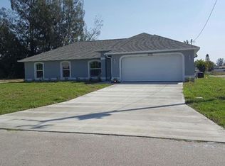 605 SW 11th Pl, Cape Coral, FL 33991