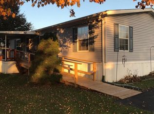 2 Jordan Dr, Ronks, PA 17572