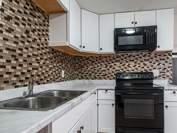 4th image of 1834 N 63RD Avenue