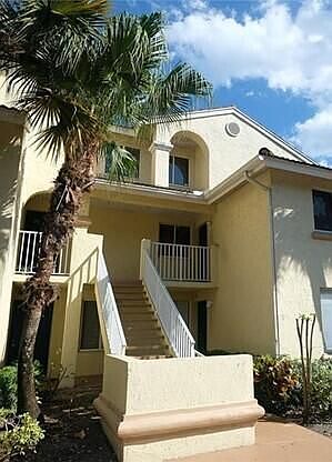 1st image of 20304 Glenmoor Dr