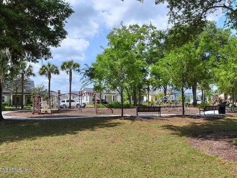 128 Zephyr Dr — Photo 36