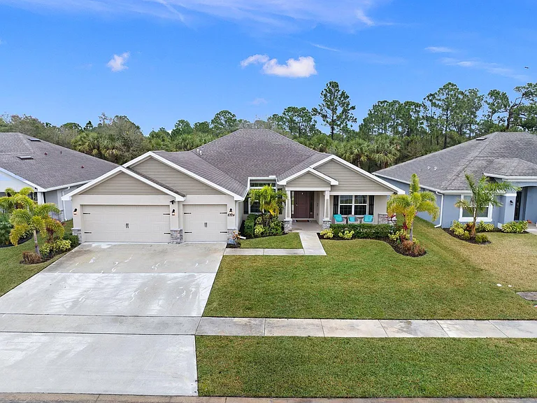 8324 Amalfi Cir — Photo 53