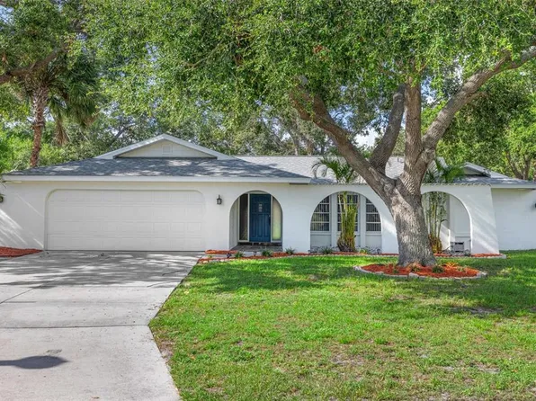 215 Mimosa Cir, Sarasota, FL 34232