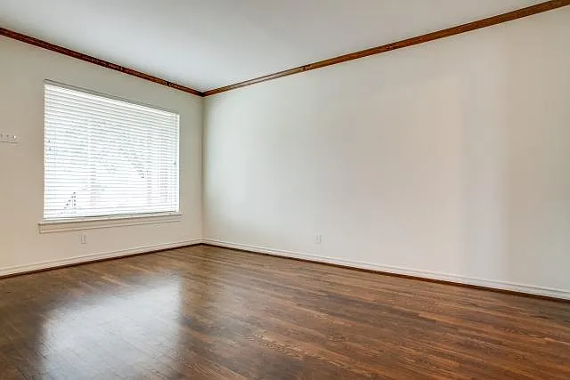 2 bed, 1100 sqft, $1,850 — Photo 3