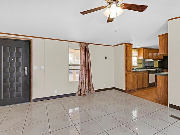 4th image of 9849 Alameda Ave Space C6