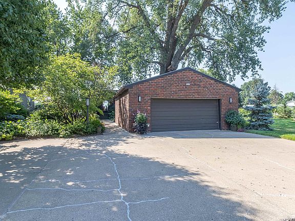 2nd image of 107 Northshore Dr