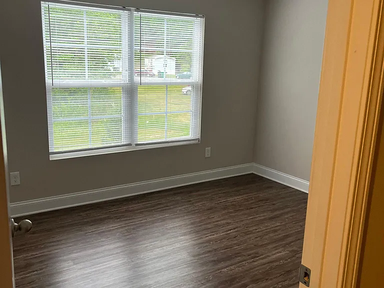 4959 Hillsboro Ave — Photo 12