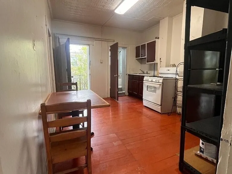 190 Heckel St #2 — Photo 2