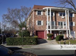212-01 41st Ave, Bayside, NY 11361