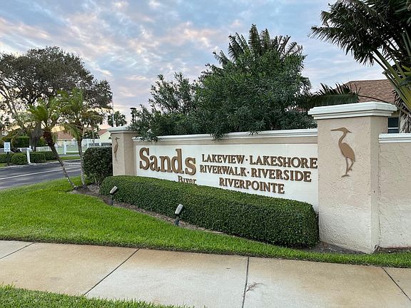 3rd image of 3225 S Lakeview Circle #22203