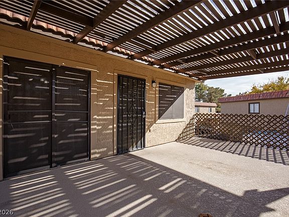 2nd image of 619 Pepper Tree Cir Unit 1
