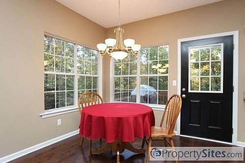 5th image of 244 Kingston Ct