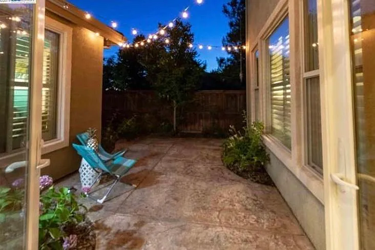 1609 Bowen Dr — Photo 2
