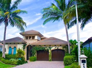 655 Fairway Ter, Naples, FL 34103