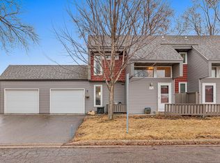 3772 Red Robin Ln, Eagan, MN 55122