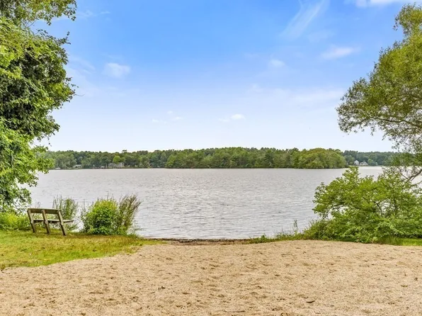 64 Adams Ave, Pembroke, MA 02359