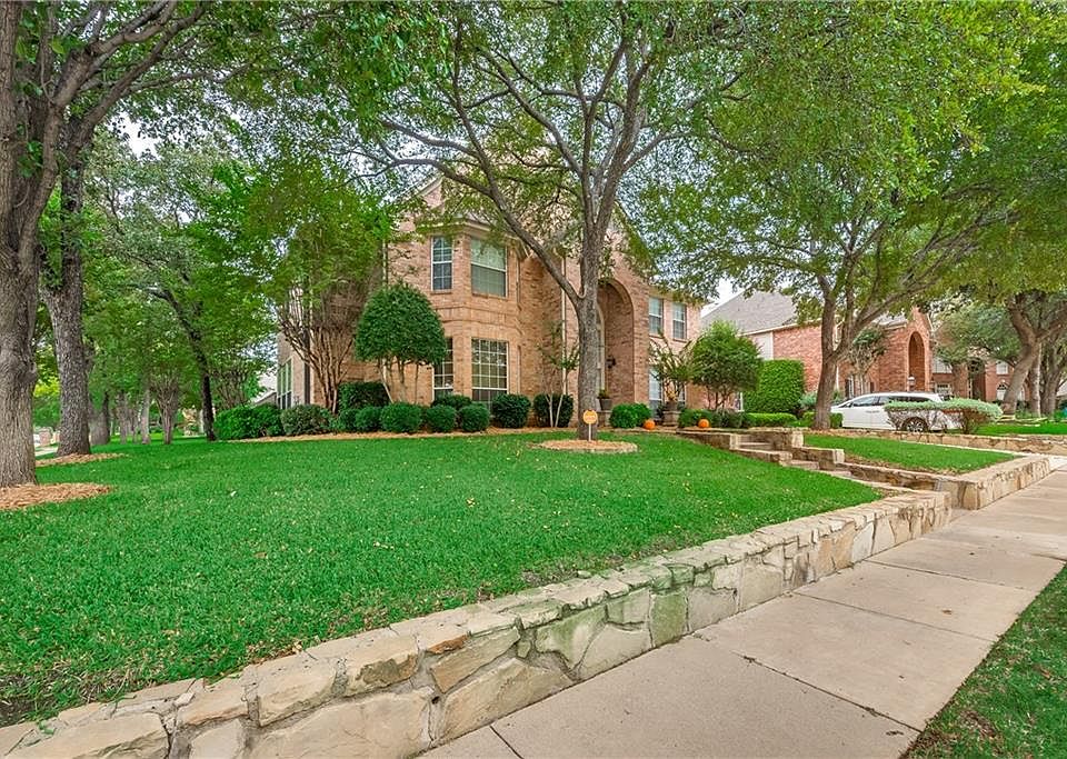1st image of 801 Highland Lakes Ct