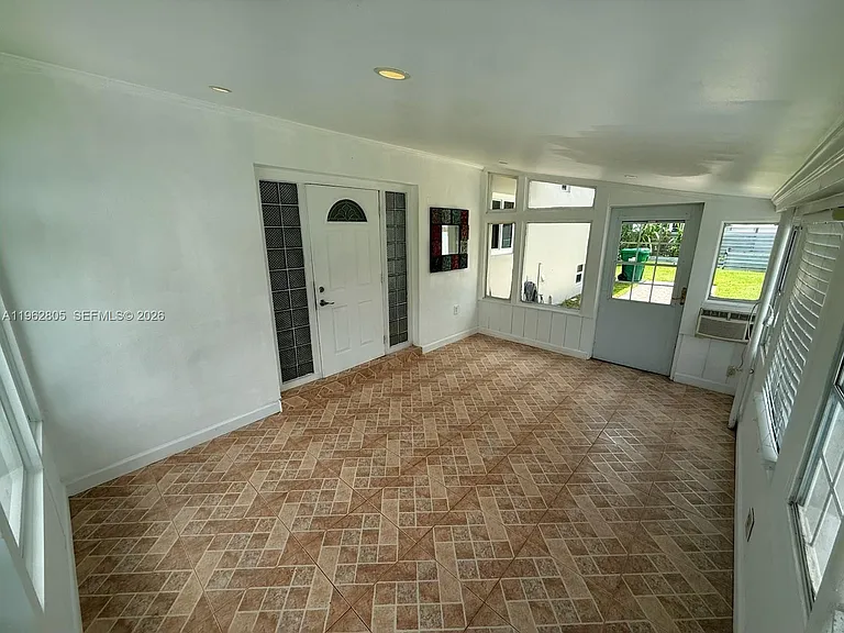 1260 NE 200th Ter — Photo 47