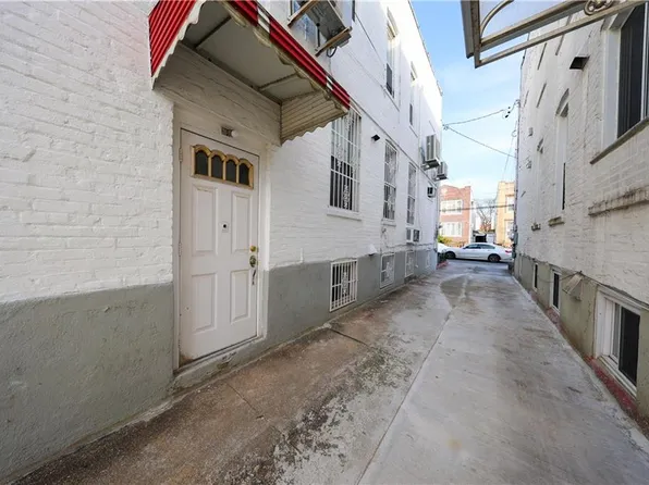 2284 East 22nd Street image 26 of 35