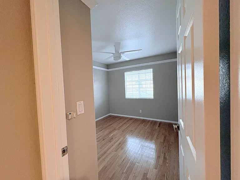 28048 Memory Ln — Photo 10
