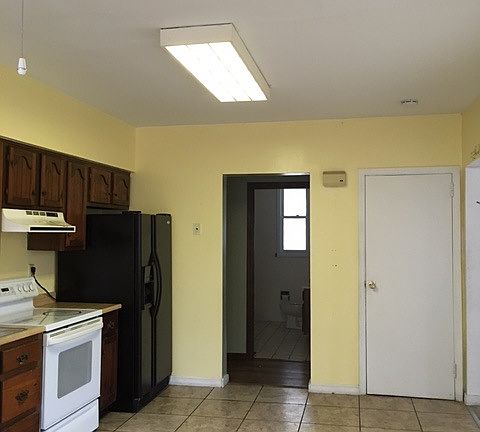 5th image of 1461 Kinney Ave #1