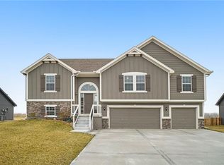 6104 NE 120th St, Kansas City, MO 64156