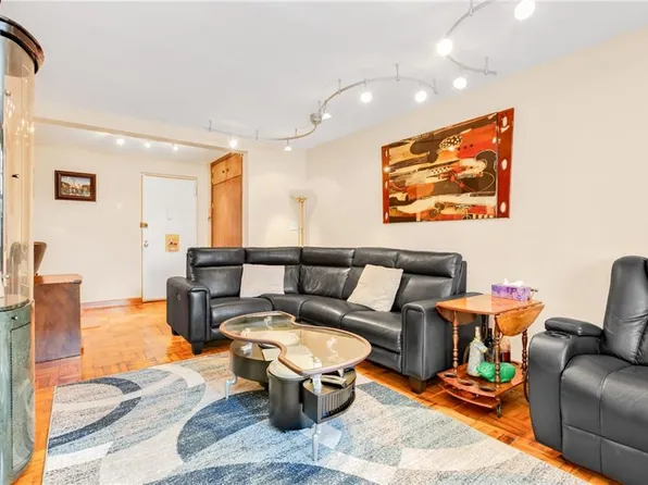 1075 Sheepshead Bay Road image 5 of 23